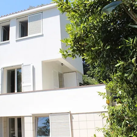 Pinewood Apartament Krk Town