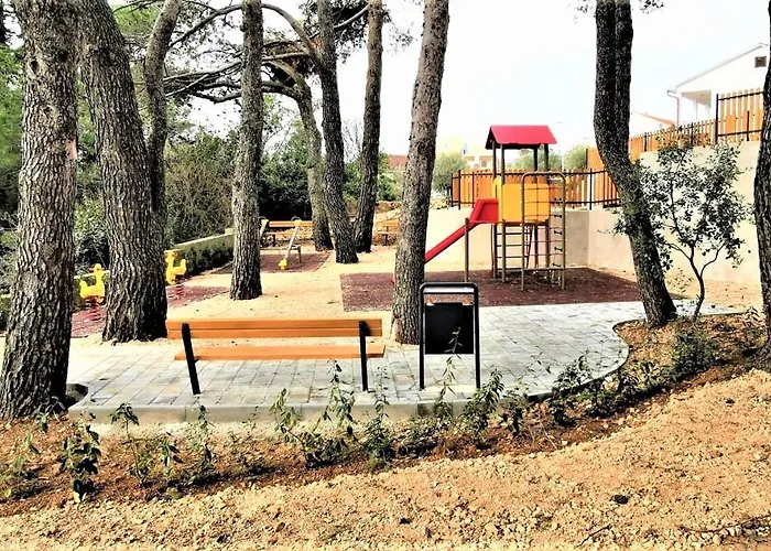 Pinewood Lägenhet Krk Town
