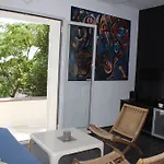 Pinewood Apartment *
