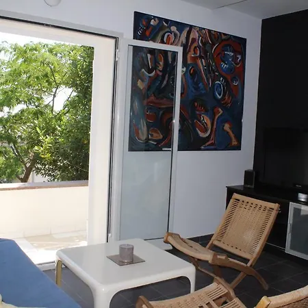 Pinewood Apartment *