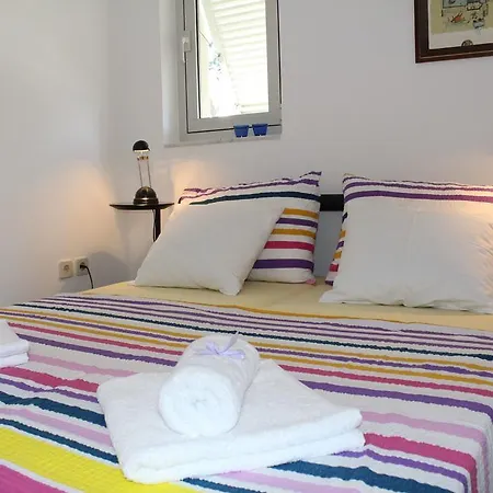 Apartment Pinewood Krk Town