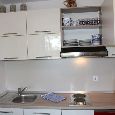 Pinewood Apartment Krk Town